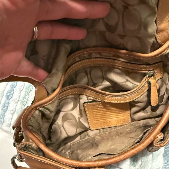 Coach crossbody - Picture 8 of 11